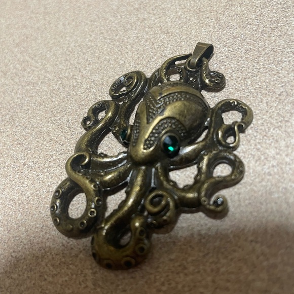 Brass Detailed Octopus With Flashy Emerald Eyes Pendant - Picture 1 of 5